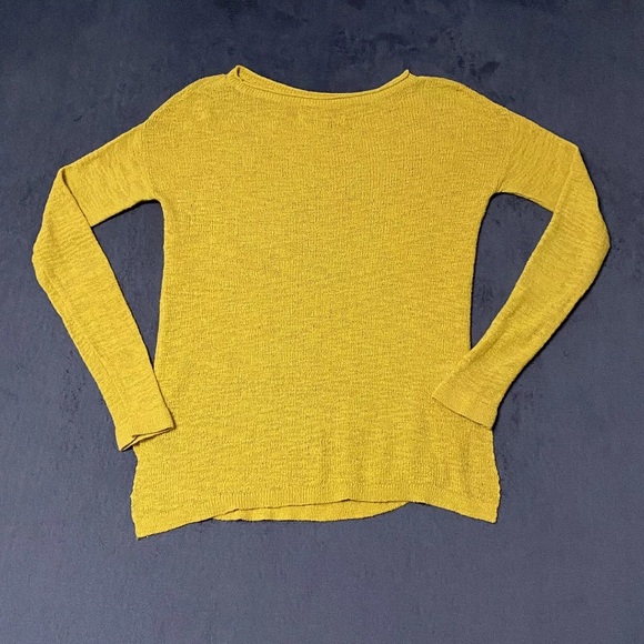 Loft Womens Sz M Yellow Knit Round Neck Pullover Sweater Long Sleeve Round Hem - Picture 2 of 5
